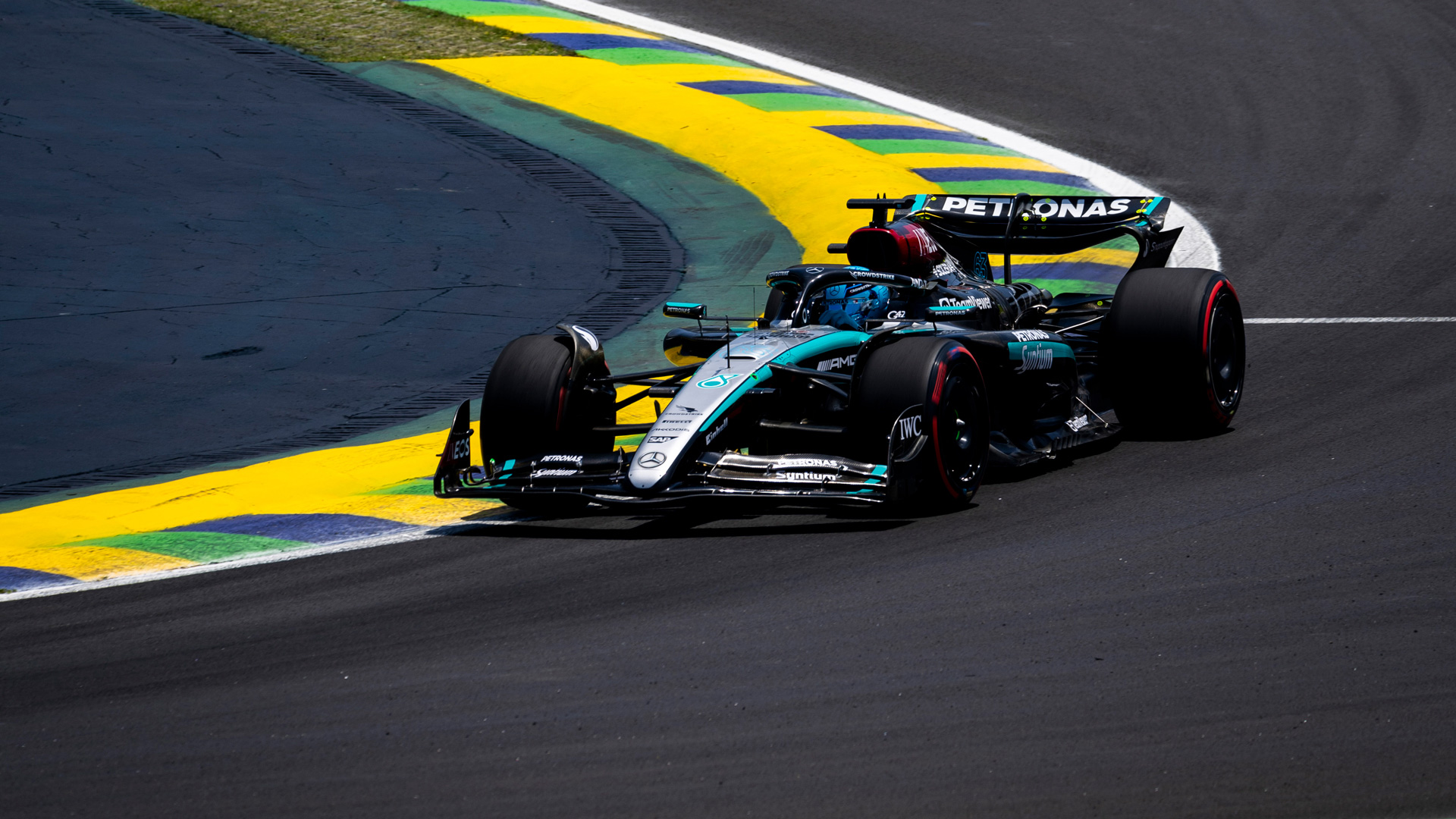 Interlagos Autodromo Jose Carlos Pace elevation changes and technical corners