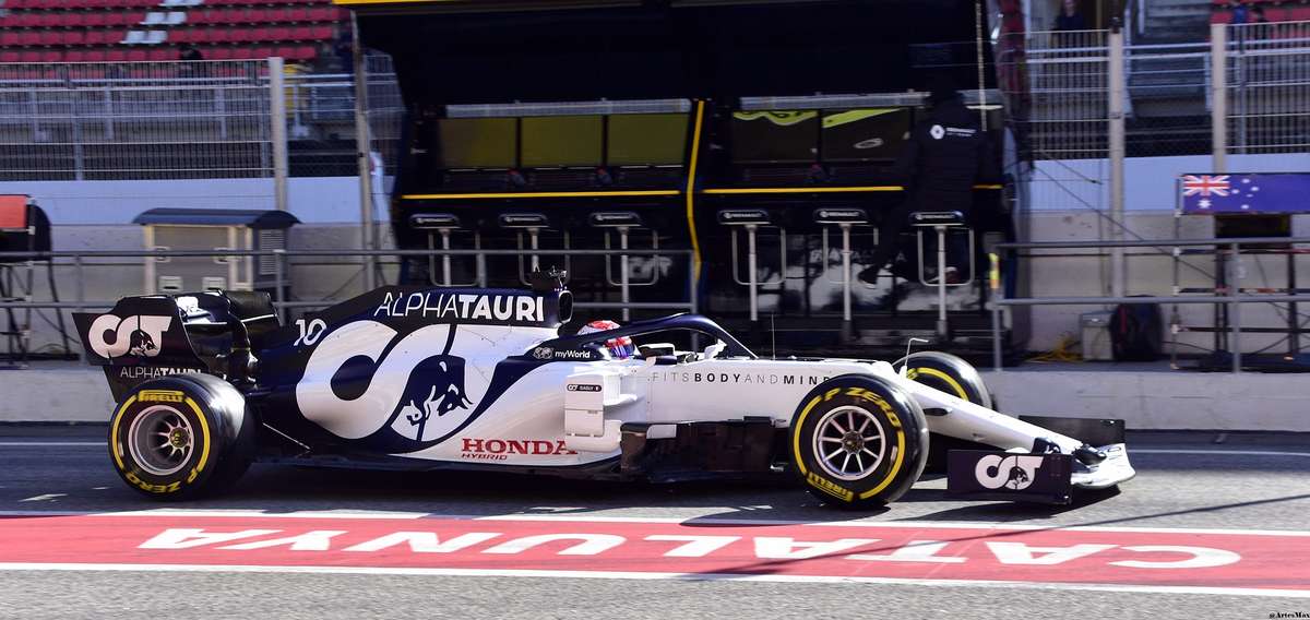 Side-on view of the AlphaTauri F1 car showing compact sidepods, cooling inlets and tight packaging